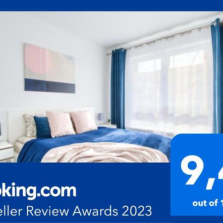 M&R Apartament Airport&Business Deluxe Cybernetyki 17 - Underground Garage - Free Wifi - Netflix - Air Conditioning - Self Check-In, Close By Chopin Airport Varşovia Exterior foto