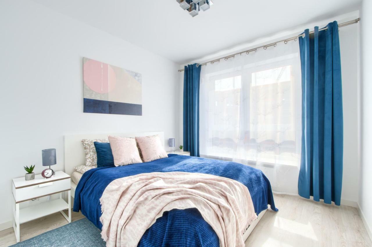M&R Apartament Airport&Business Deluxe Cybernetyki 17 - Underground Garage - Free Wifi - Netflix - Air Conditioning - Self Check-In, Close By Chopin Airport Varşovia Exterior foto