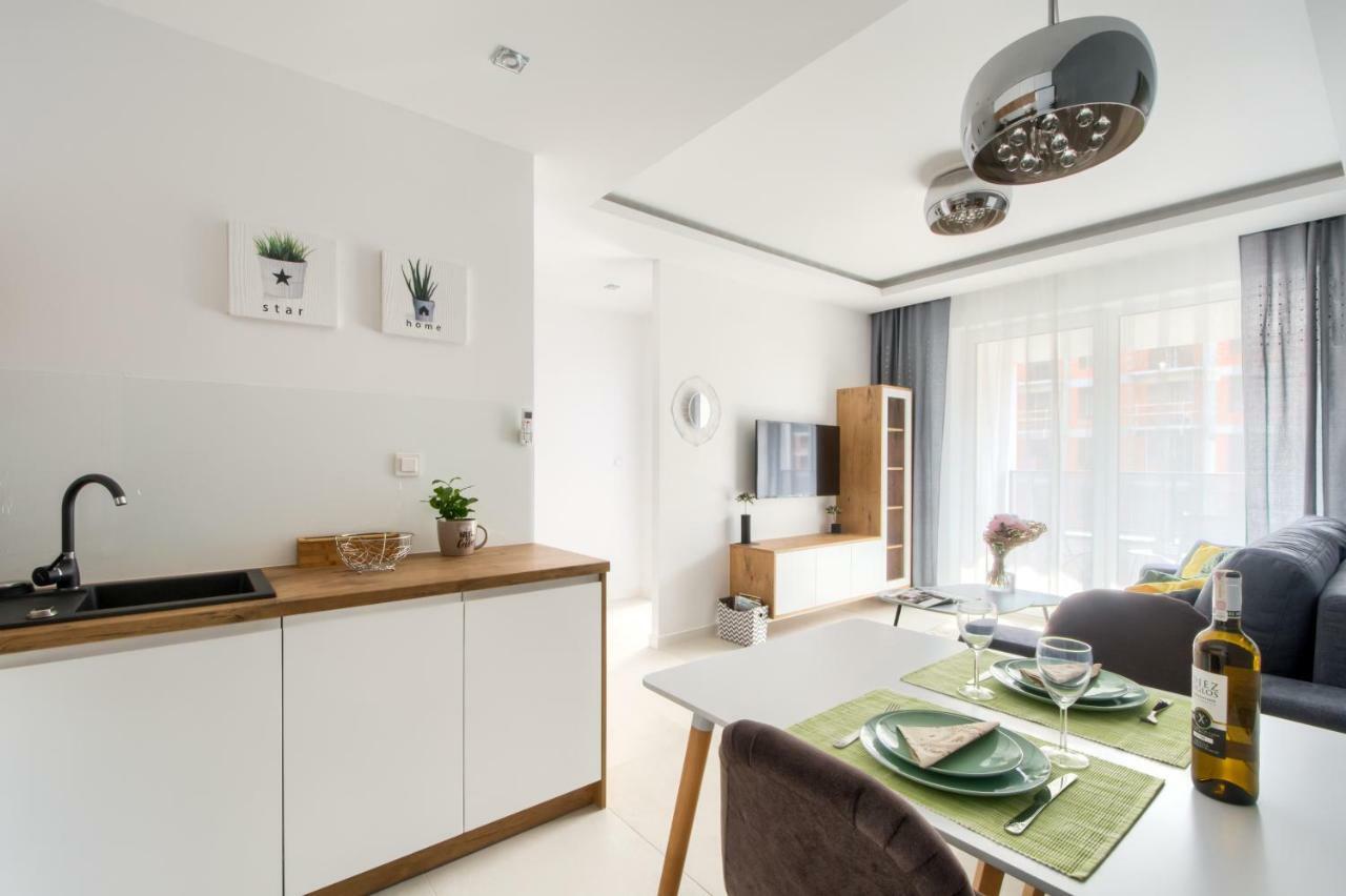 M&R Apartament Airport&Business Deluxe Cybernetyki 17 - Underground Garage - Free Wifi - Netflix - Air Conditioning - Self Check-In, Close By Chopin Airport Varşovia Exterior foto